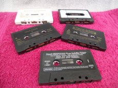- 5 Muziek cassettes - 1