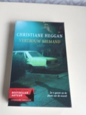 Boek / Christiane Heggan - Vertrouw niemand