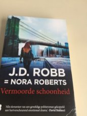 Boek / J.D. Robb.../ Vermoorde schoonheid