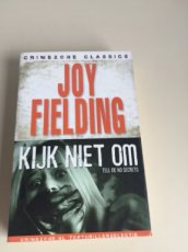 Boek / Joy Fielding - Kijk niet om