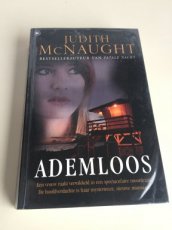 Boek / Judith Mc Naught - Ademloos