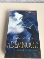 Boek / Linda Howard - Ademnood