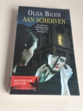 Boek / Olga Bicos - Aan scherven