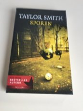 Boek / Taylor Smith - Sporen