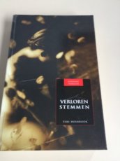 Boek / Teri Holbrook - Verloren stemmen