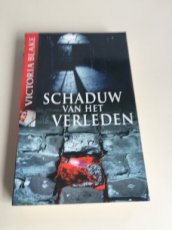 Boek / Victoria Blake - Schaduw van het verleden