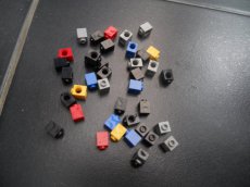 "6541" - Lego " 13 Blokjes met gat 1x1 -