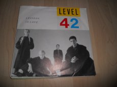 - Single - Level 42 / Lessons in love -