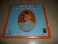 - Single - Mieke / Een kind zonder moeder -